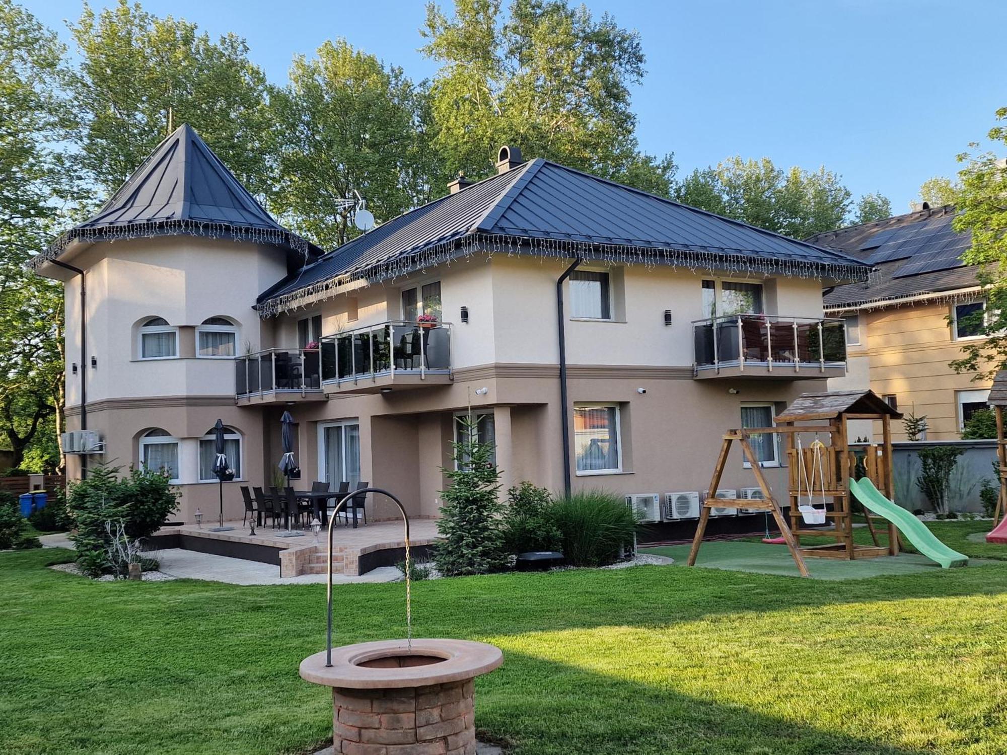 Villa Leticia Сиофок Екстериор снимка